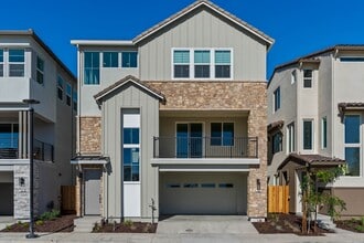 Building Photo - 109 Coral Bell Dr