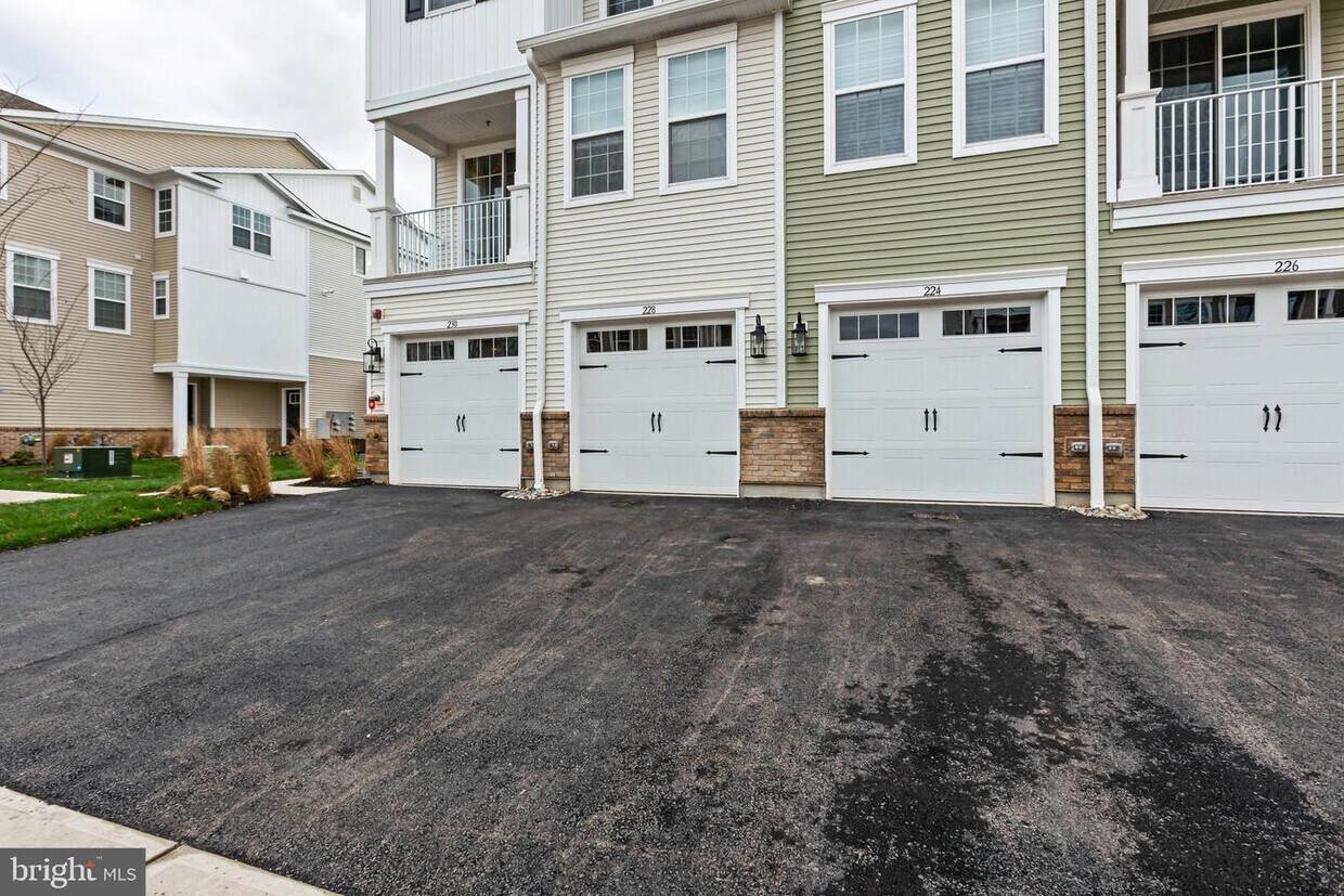 228 Park Ln, Green Brook, NJ 08812 Townhome Rentals in Green Brook NJ