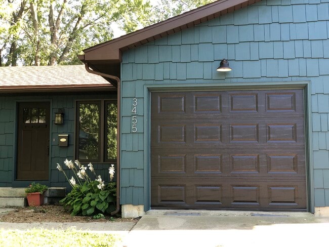 Building Photo - 3455 Fontenac Ct