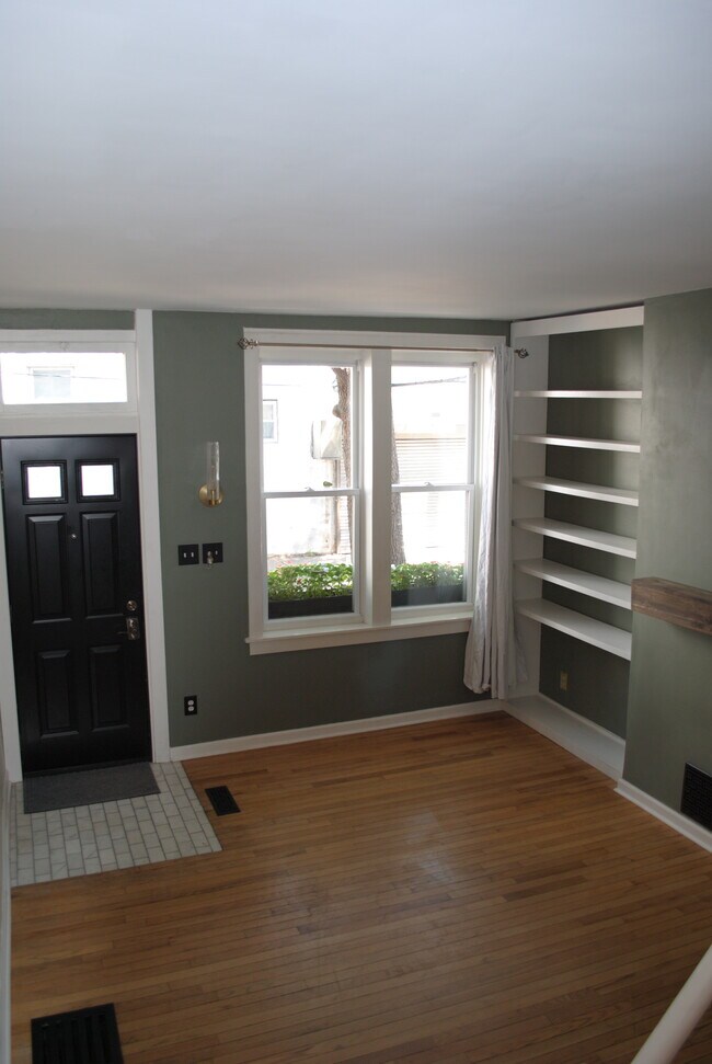 Foto del edificio - 790 N Croskey St