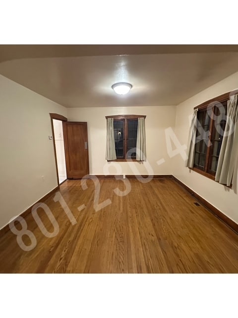 Dining Room South - 1087 Windsor St E