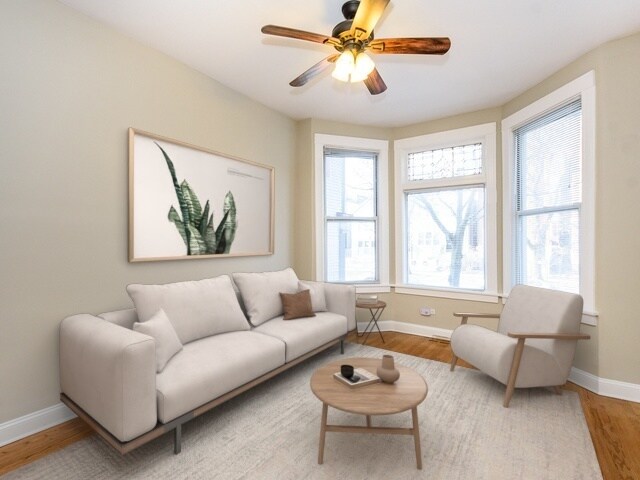 Foto del edificio - 2839 N Racine Ave