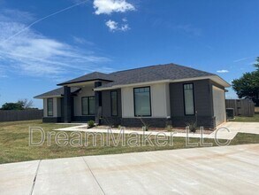 Building Photo - 5381 Red Maple Ave