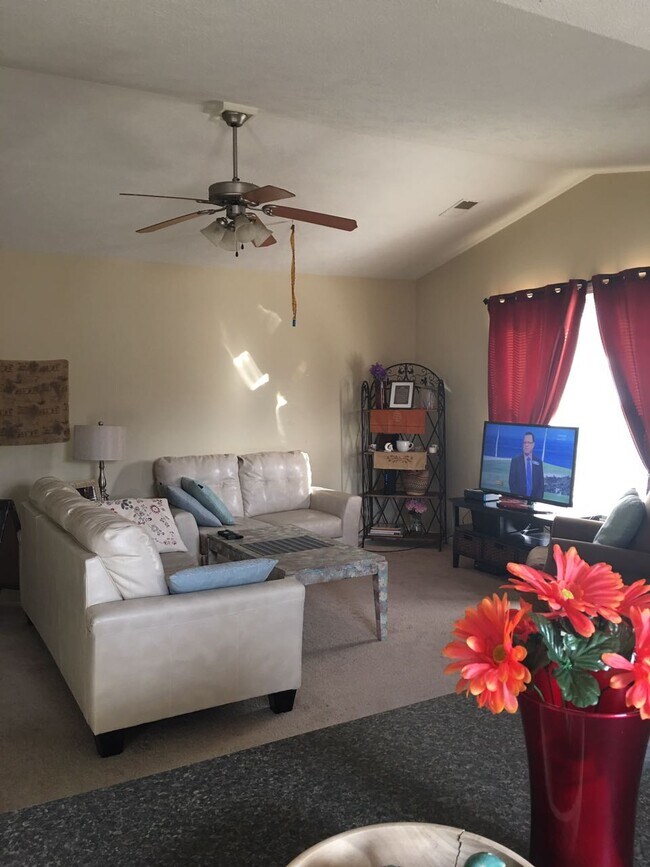 Foto del edificio - 521 Brookmont Dr