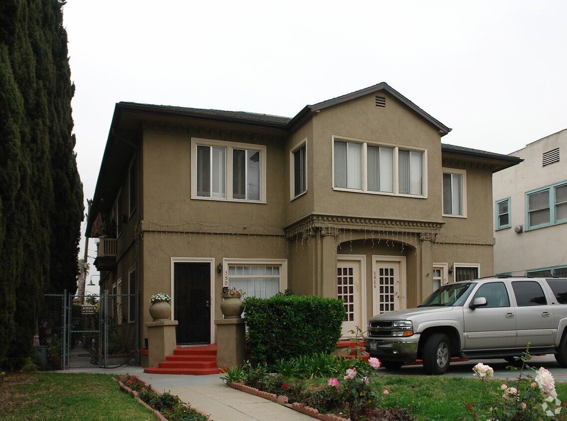 Building Photo - 548 N Heliotrope Dr