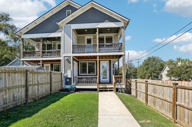 Building Photo - 717 Stockell St