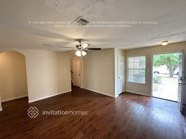 Foto del edificio - 18746 Dennington Dr