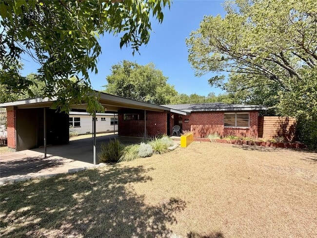Photo - 2223 Forest Oaks Drive Unit House