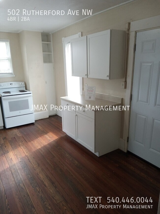 Foto del edificio - 502 Rutherford Ave NW