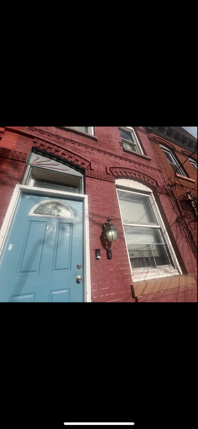 Foto del edificio - 90 Prescott St