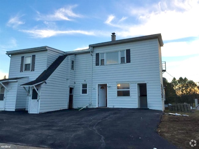 Building Photo - 212 Schoolhouse Rd