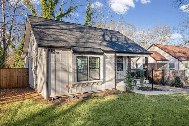 Foto del edificio - 1467 Ryan St SW