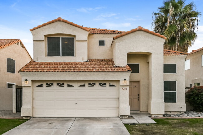 Building Photo - 5123 E Dragoon Ave