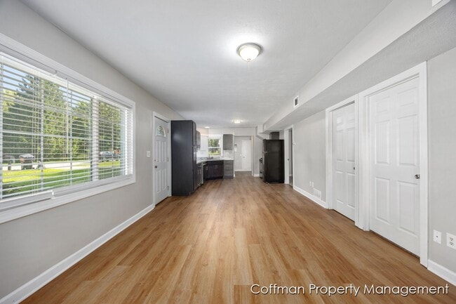 Building Photo - 3 bed, 1 bath home in NE GR