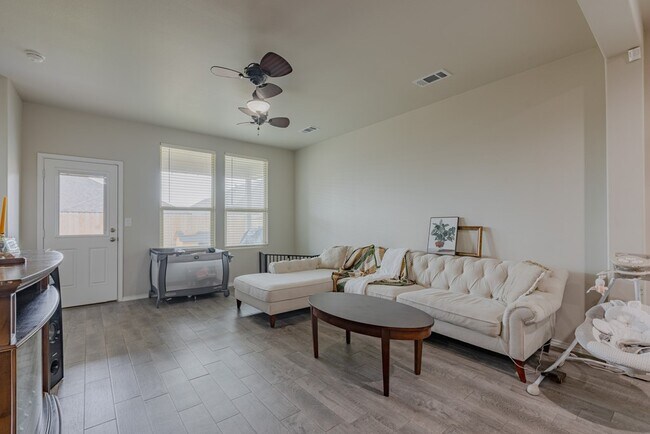 Foto del edificio - 1928 Ebbets Dr