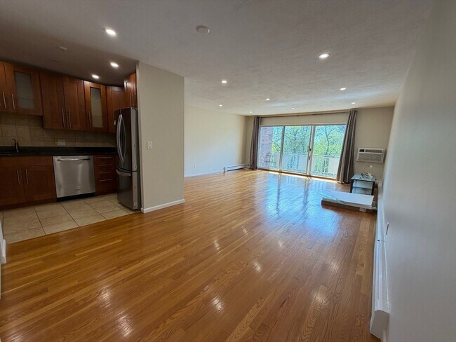 Foto del edificio - 383 Langley Rd