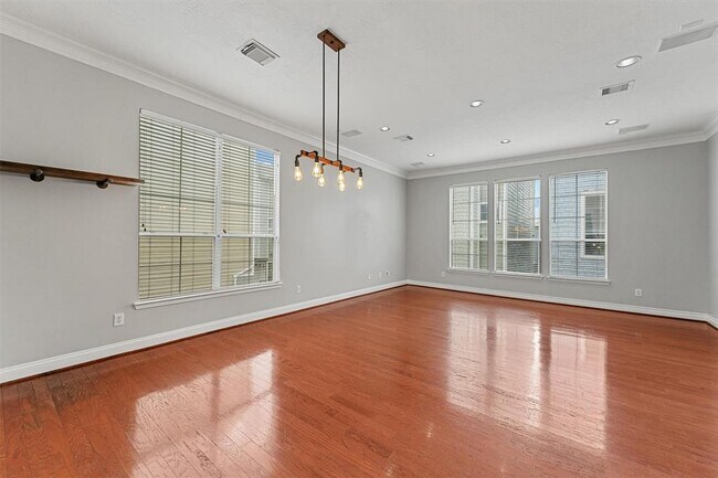 Foto del edificio - 1646 W 13th St
