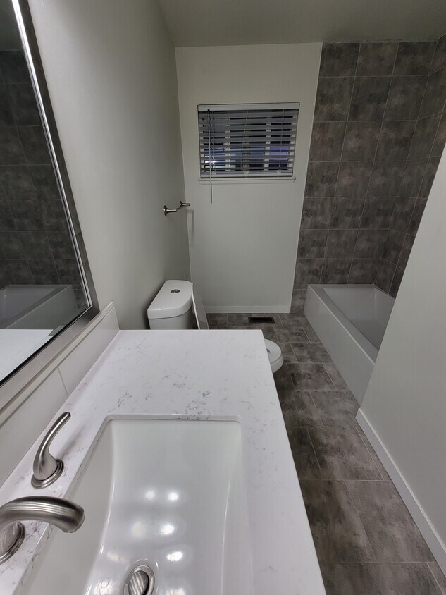 bathroom - 2824 Hall Ave