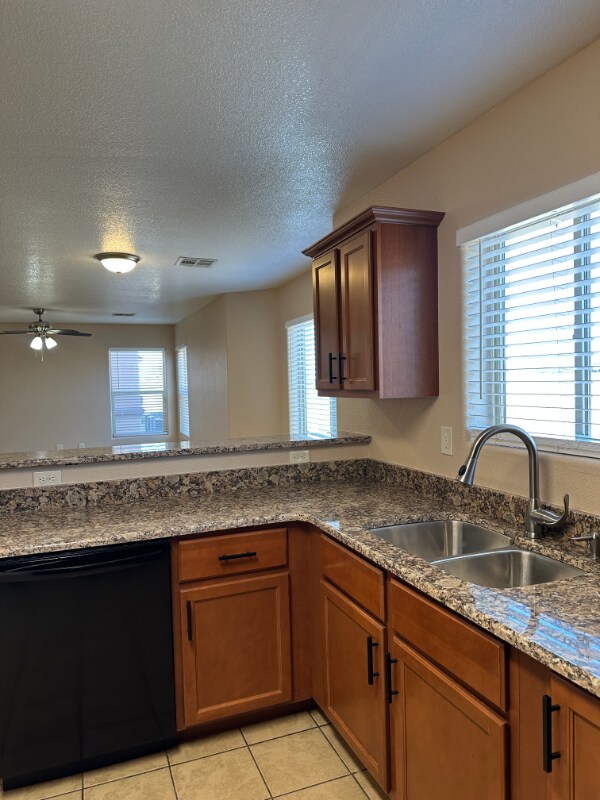 Foto del edificio - 6345 Reynolds Dr