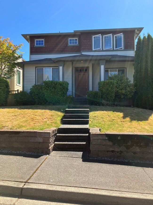 Building Photo - Charming Woodside home with curb appeal fr...