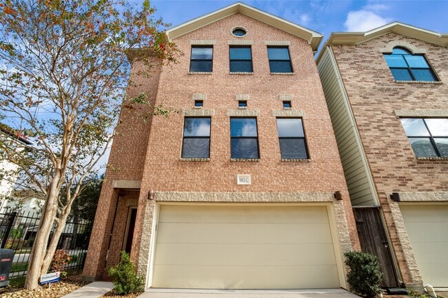 Building Photo - 5813 Darling St