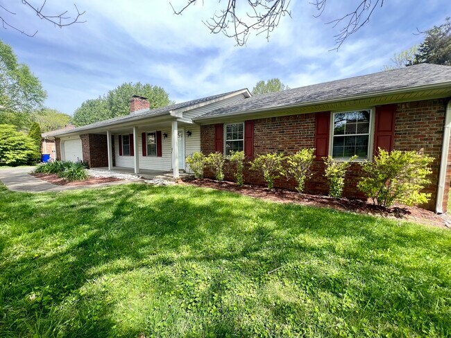 Foto del edificio - 1044 Lois Ln