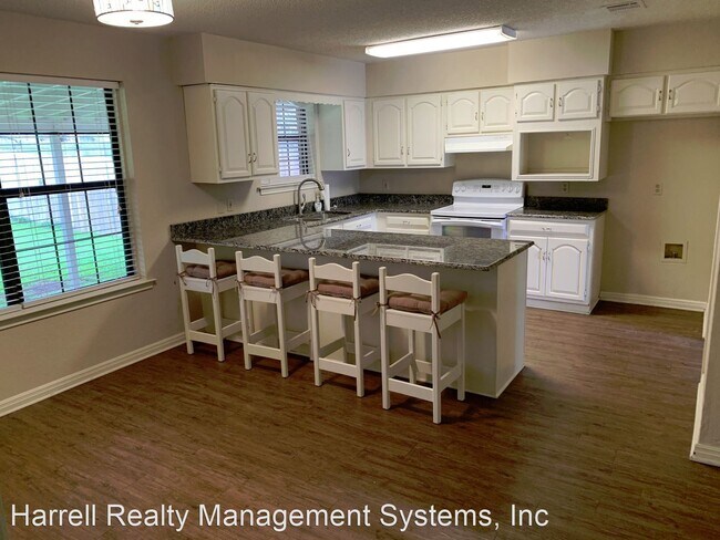 Building Photo - 3 br, 2 bath House - 2201 Ramada