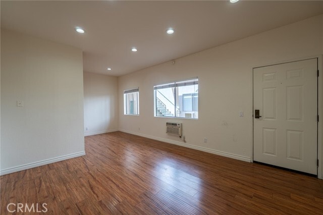 Foto del edificio - 10085 Tujunga Canyon Blvd
