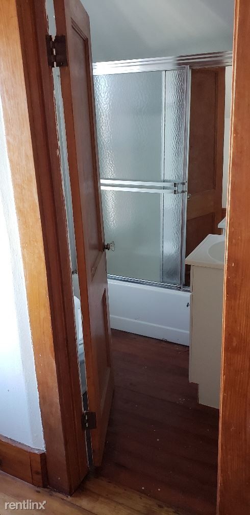 Building Photo - Studio, 1 bath  - 15 N Hamilton St Apt 3