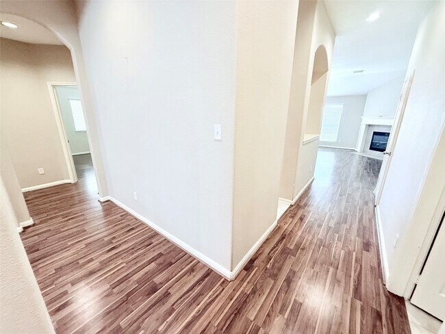 Foto del edificio - 4010 Tigris Ridge Dr