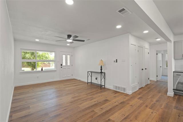 Foto del edificio - 10325 Maylee Blvd