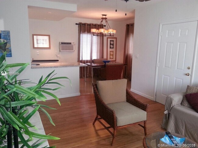 Building Photo - 1195 Marseille Dr