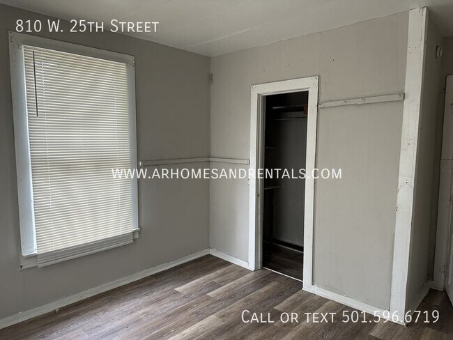 Building Photo - 810 W. 25th Street | $595 | 2 beds, 1 full...