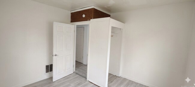 Foto del edificio - 701 Pemberton Pl