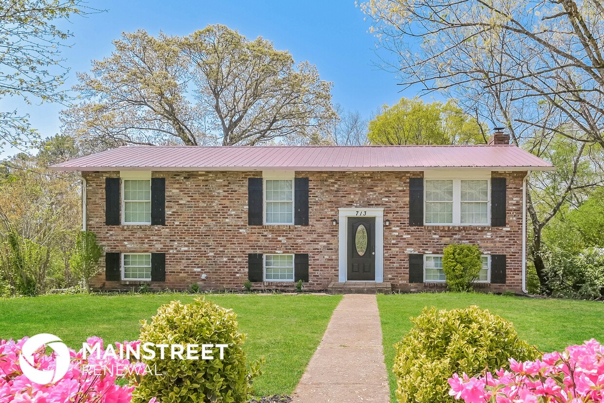 Primary Photo - 713 W Meadecrest Dr