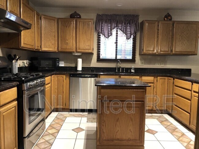 Foto del edificio - 2589 N Oakmont Dr
