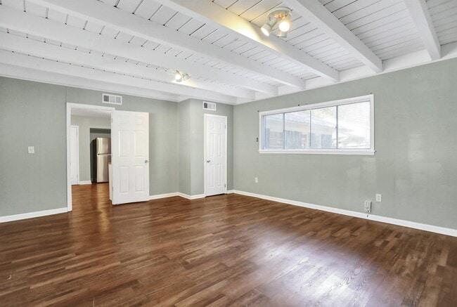 Building Photo - 1118 S Perkins Rd