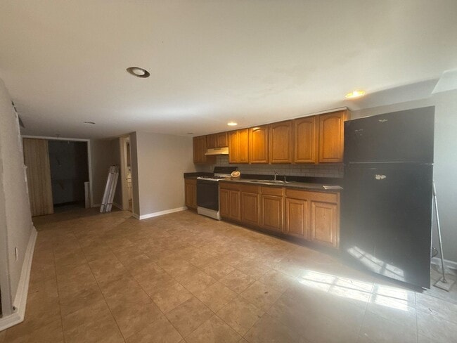 Building Photo - 104 Willow Spring Rd