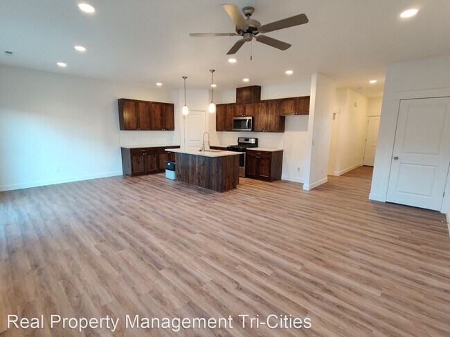 Building Photo - 3 br, 2.5 bath House - 386 Bedrock Loop
