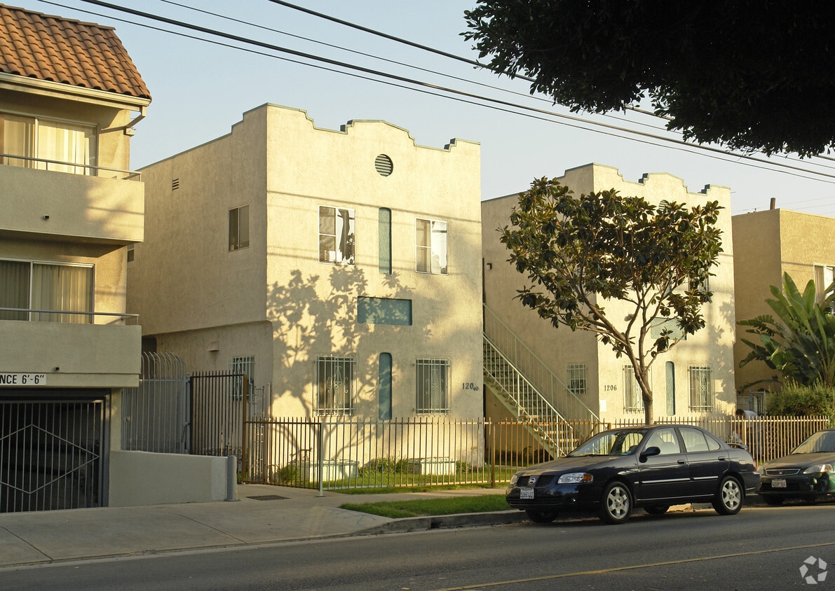 Exterior - Hollywoodland Apartments