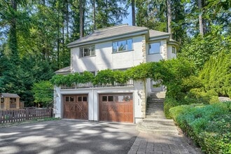 Building Photo - 8624 NE Juanita Dr