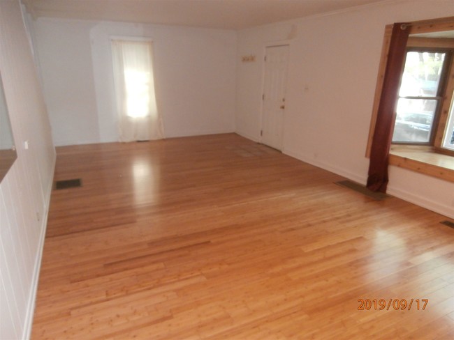 Building Photo - 202 E Dodds St