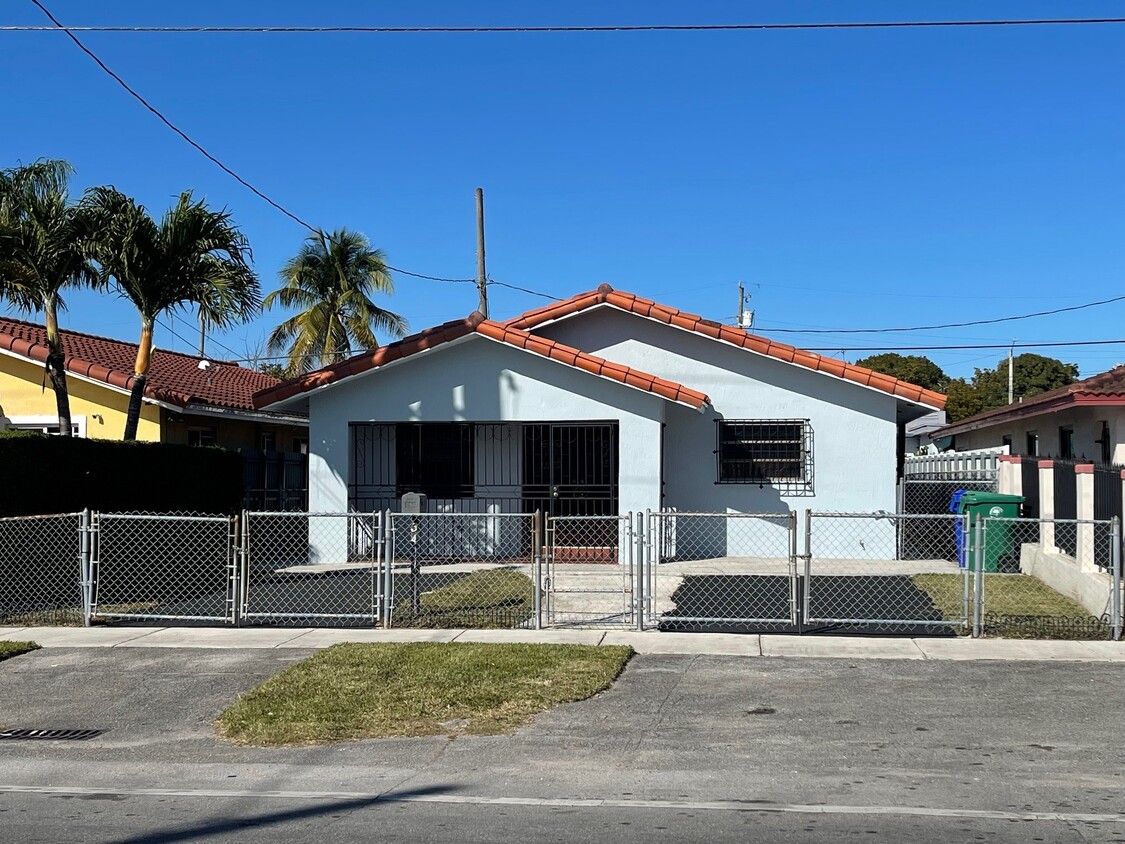 Photo - 3431 NW 14th St (Miami, FL)