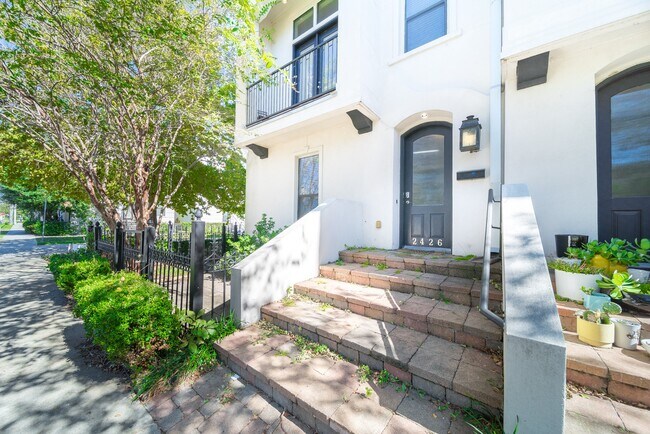 Building Photo - 2426 Bevis St