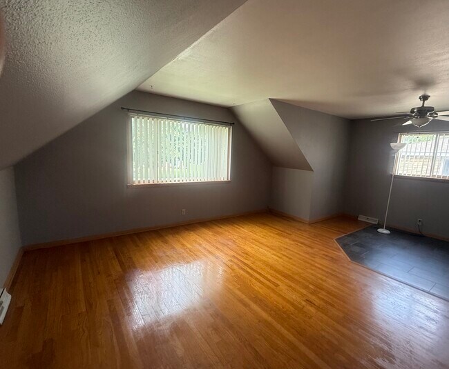 Building Photo - 3412 S 84th St