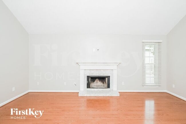 Building Photo - 217 Brookhollow Dr