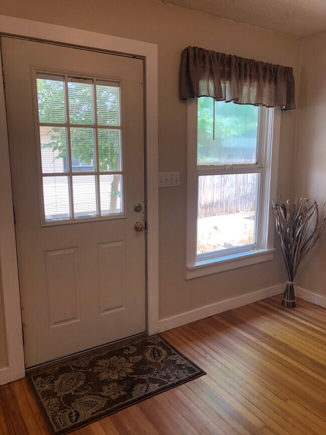 Foto del edificio - 1213 Maple St