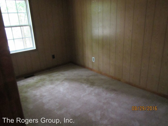 Building Photo - 102 Horsecreek Rd