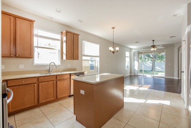 Building Photo - 15128 Stonebriar Way