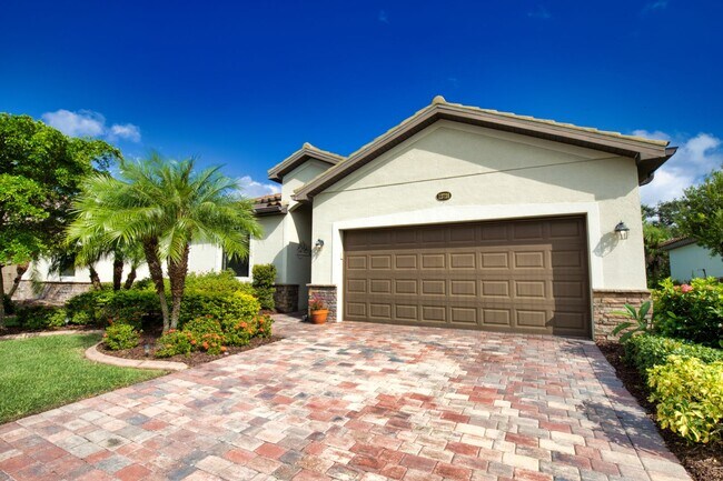 Foto del edificio - Annual Unfurnished Single Family Home loca...